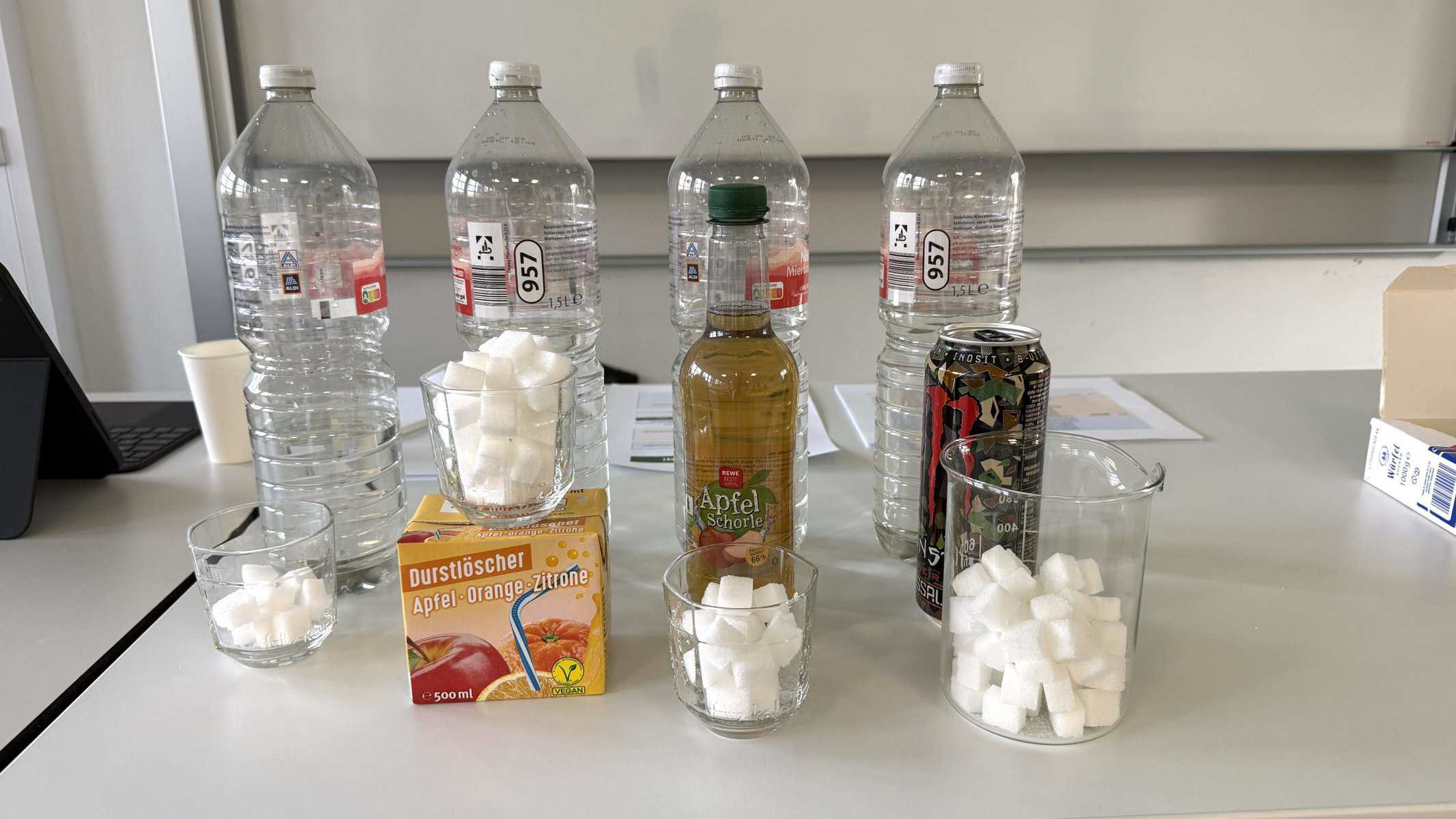 Zuckerexperiment mit Getränken